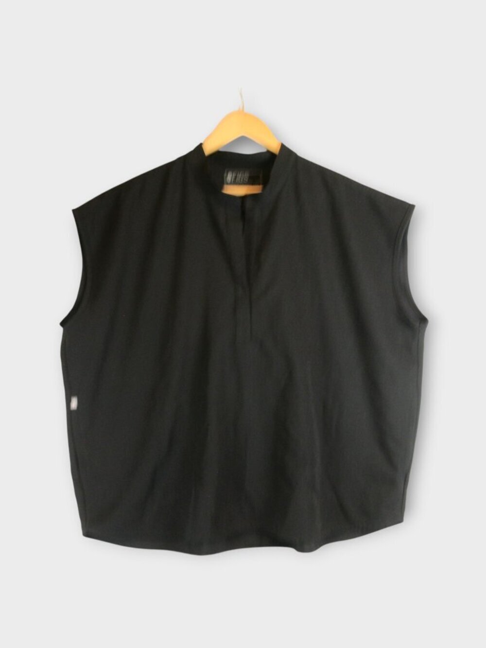 Figs Rafaela Technical Collection Sleeveless Scrub Top Size XXL Black